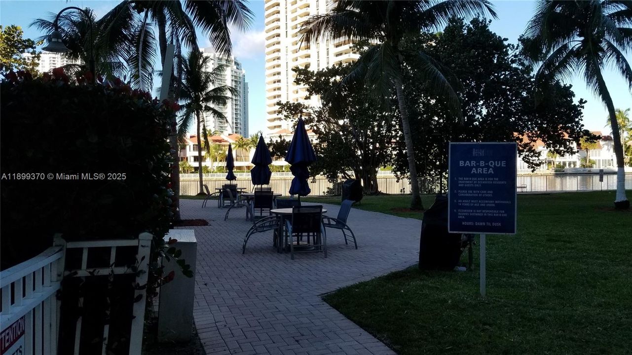 For Rent: $2,200 (1 beds, 1 baths, 1000 Square Feet)