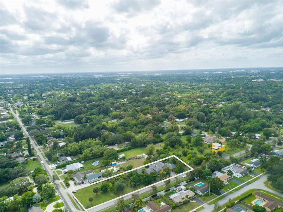 待售: $1,399,000 (5 贝兹, 4 浴室, 4935 平方英尺)