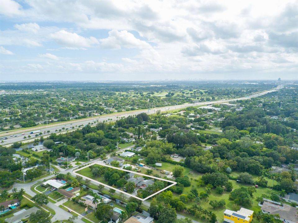 待售: $1,399,000 (5 贝兹, 4 浴室, 4935 平方英尺)