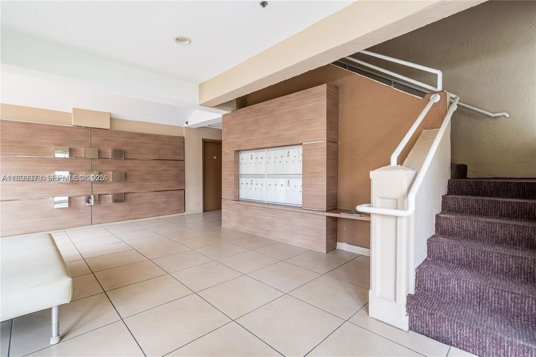 For Sale: $190,000 (0 beds, 1 baths, 370 Square Feet)