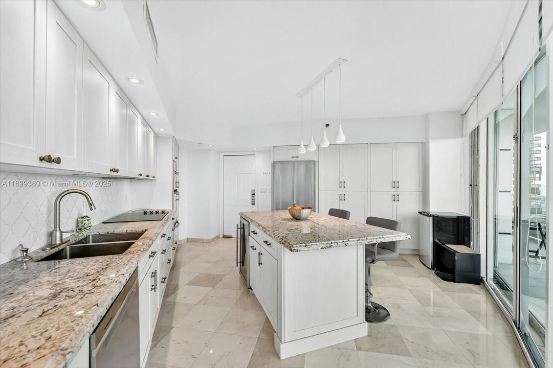 For Rent: $14,000 (3 beds, 3 baths, 2310 Square Feet)