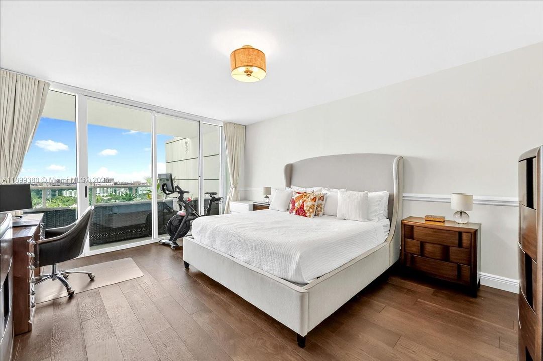 For Rent: $14,000 (3 beds, 3 baths, 2310 Square Feet)