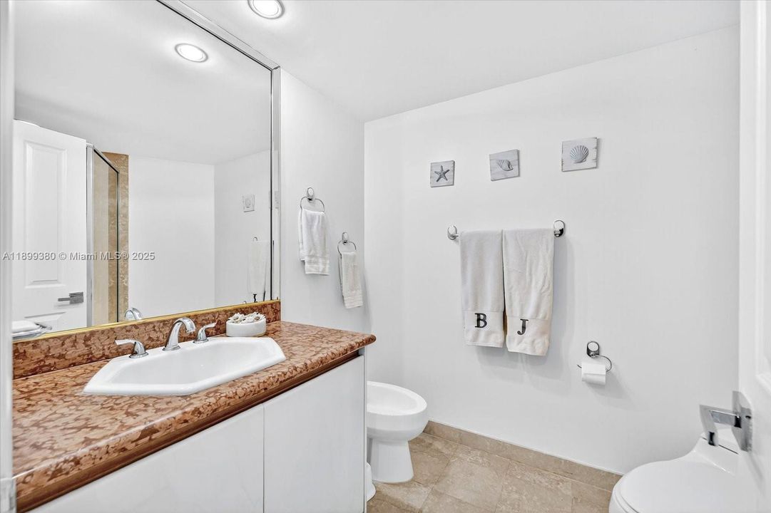 For Rent: $14,000 (3 beds, 3 baths, 2310 Square Feet)