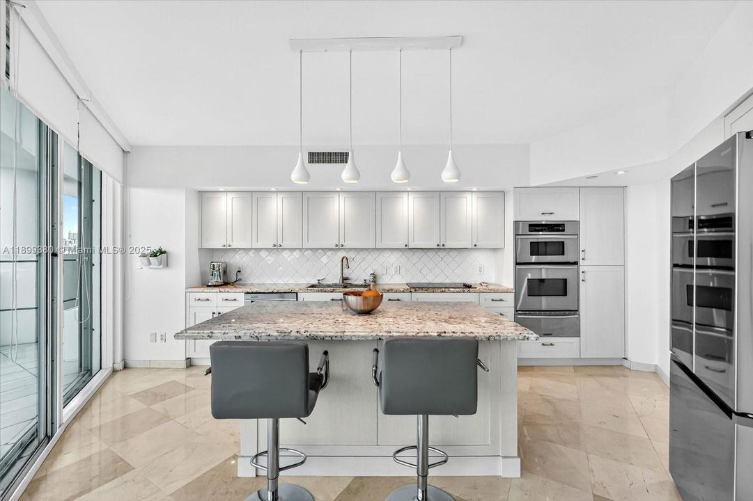 For Rent: $14,000 (3 beds, 3 baths, 2310 Square Feet)