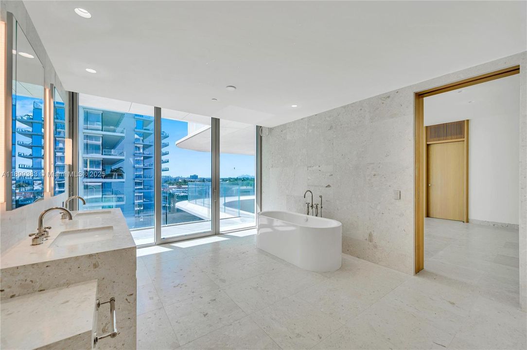 En Venta: $17,575,000 (3 camas, 3 baños, 4733 Pies cuadrados)