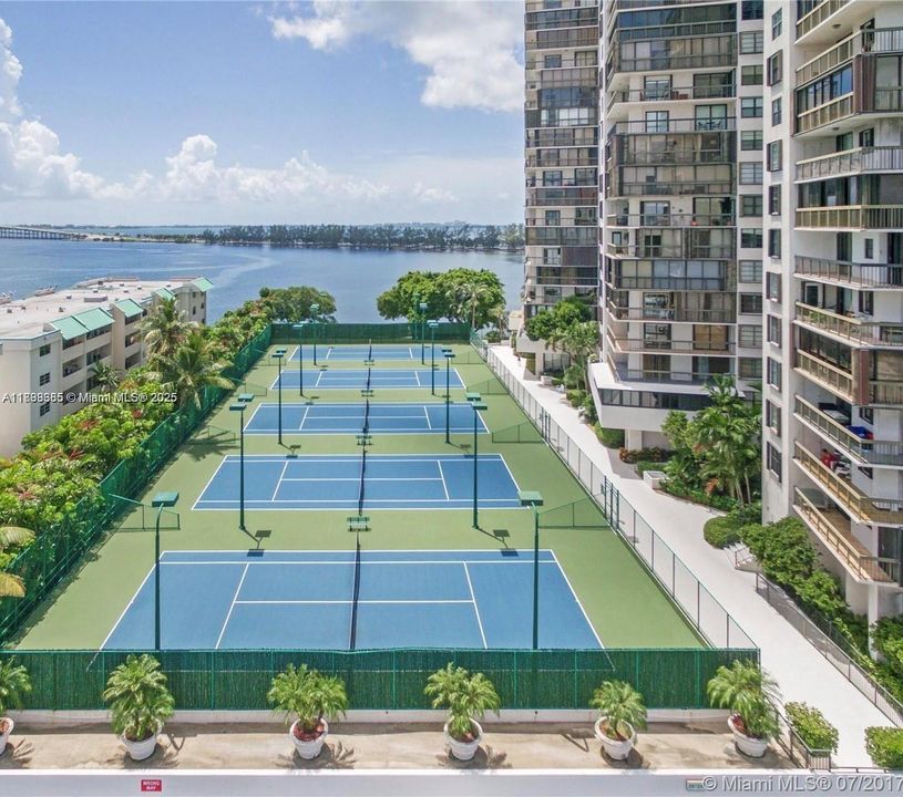 5 Tennis & Pickle Ball Courts