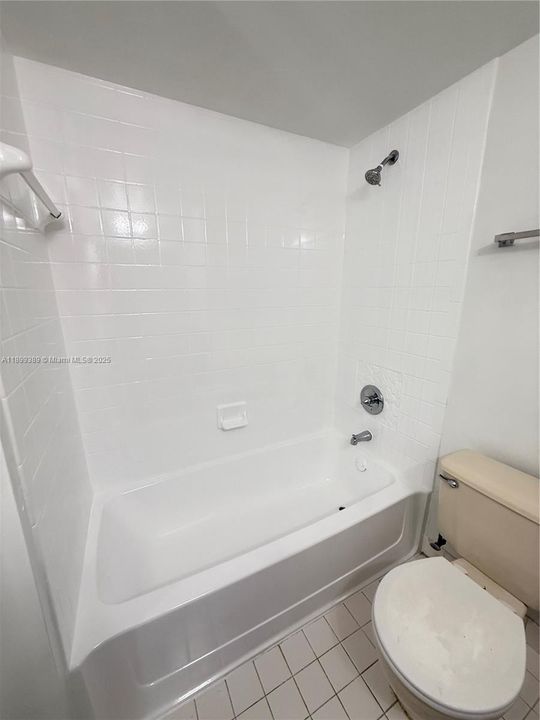 For Rent: $2,000 (2 beds, 2 baths, 898 Square Feet)