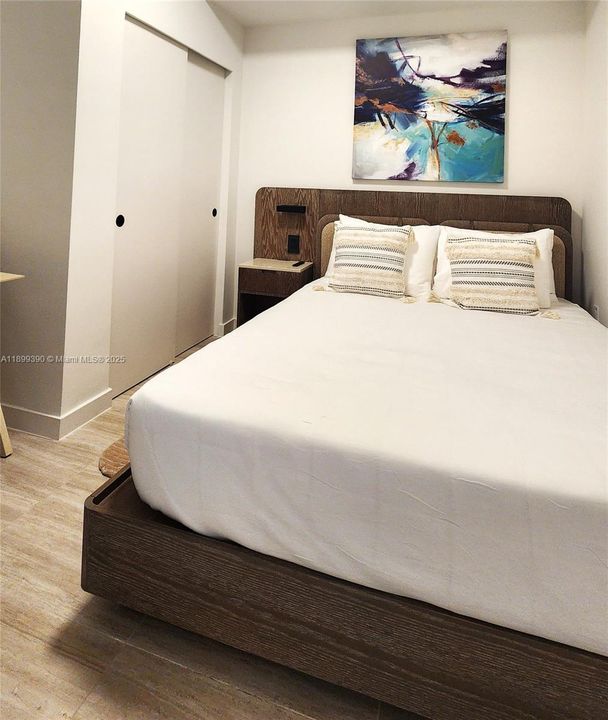 待售: $830,000 (1 贝兹, 1 浴室, 0 平方英尺)