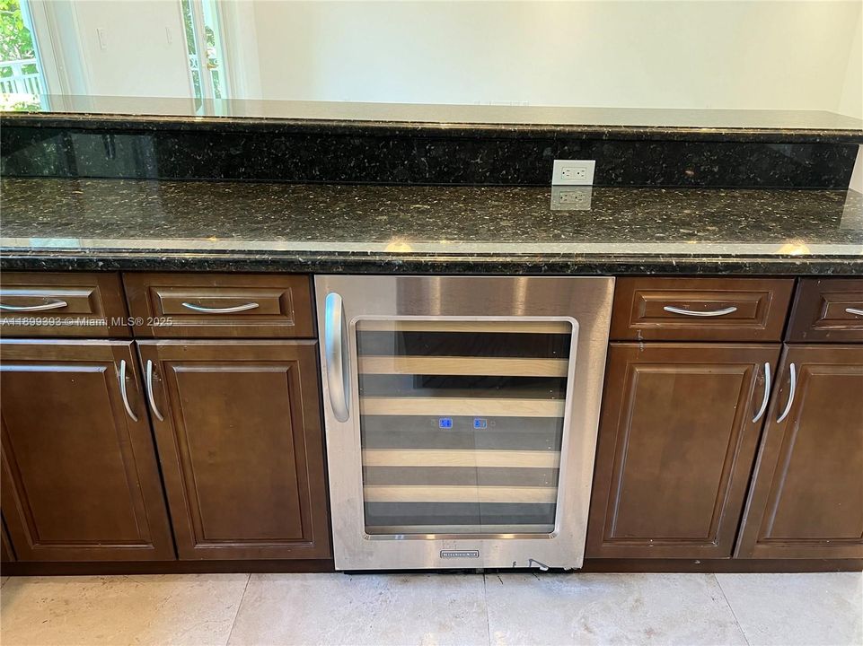 For Rent: $23,000 (6 beds, 6 baths, 7198 Square Feet)