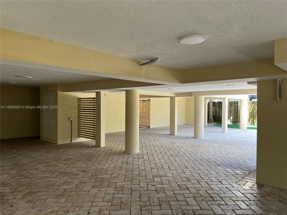 For Rent: $23,000 (6 beds, 6 baths, 7198 Square Feet)