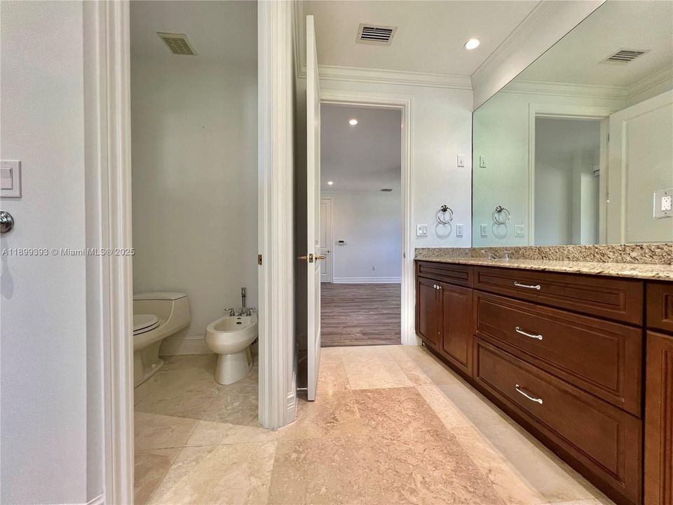 For Rent: $23,000 (6 beds, 6 baths, 7198 Square Feet)