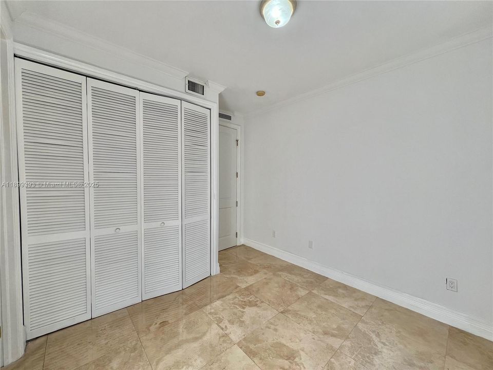 For Rent: $23,000 (6 beds, 6 baths, 7198 Square Feet)