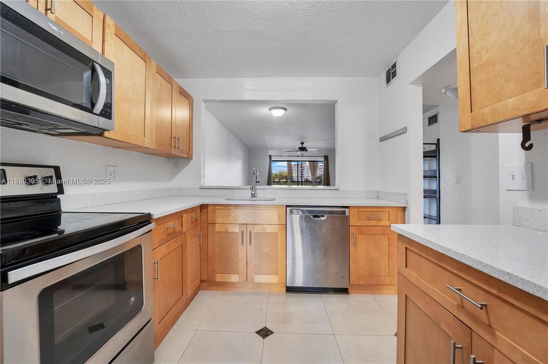 Recently Sold: $140,000 (2 beds, 2 baths, 1080 Square Feet)