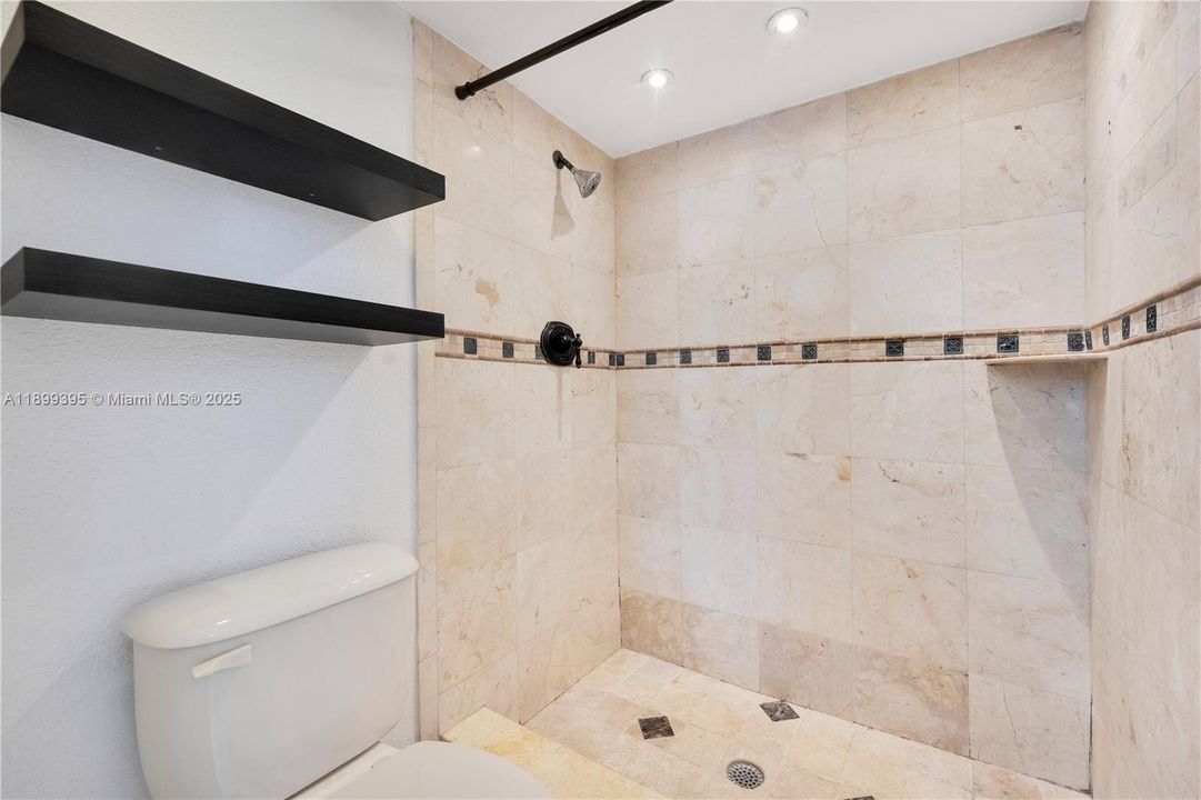 Recently Sold: $140,000 (2 beds, 2 baths, 1080 Square Feet)