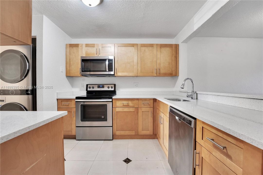 Recently Sold: $140,000 (2 beds, 2 baths, 1080 Square Feet)