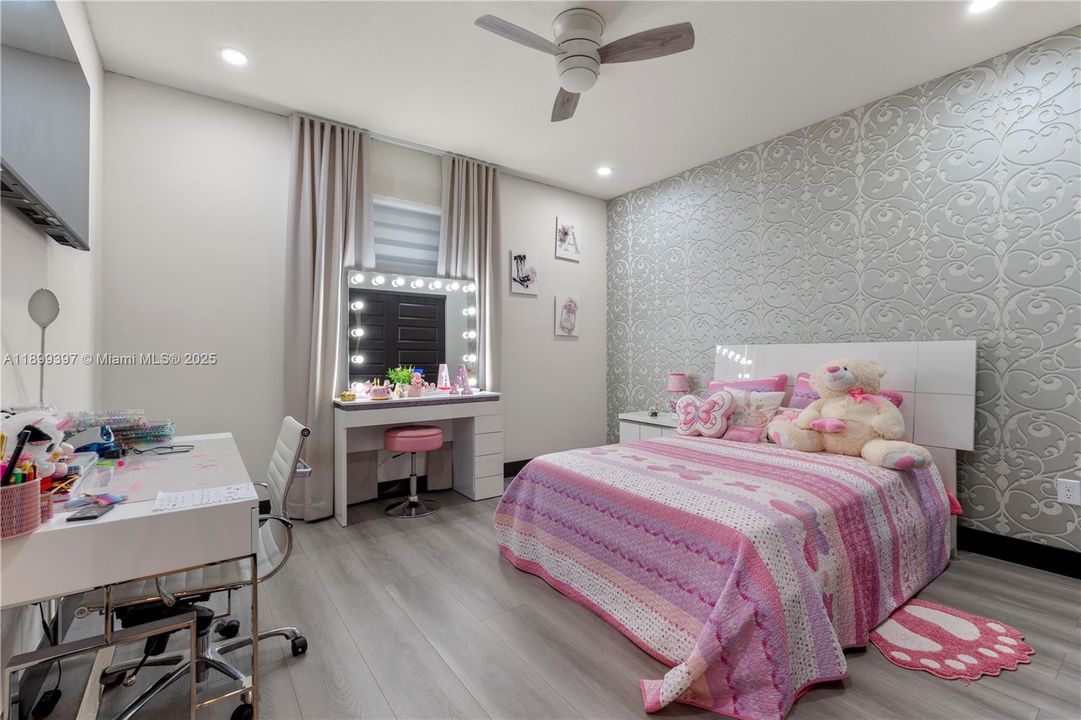 На продажу: $1,350,000 (4 спален, 3 ванн, 2847 Квадратных фут)