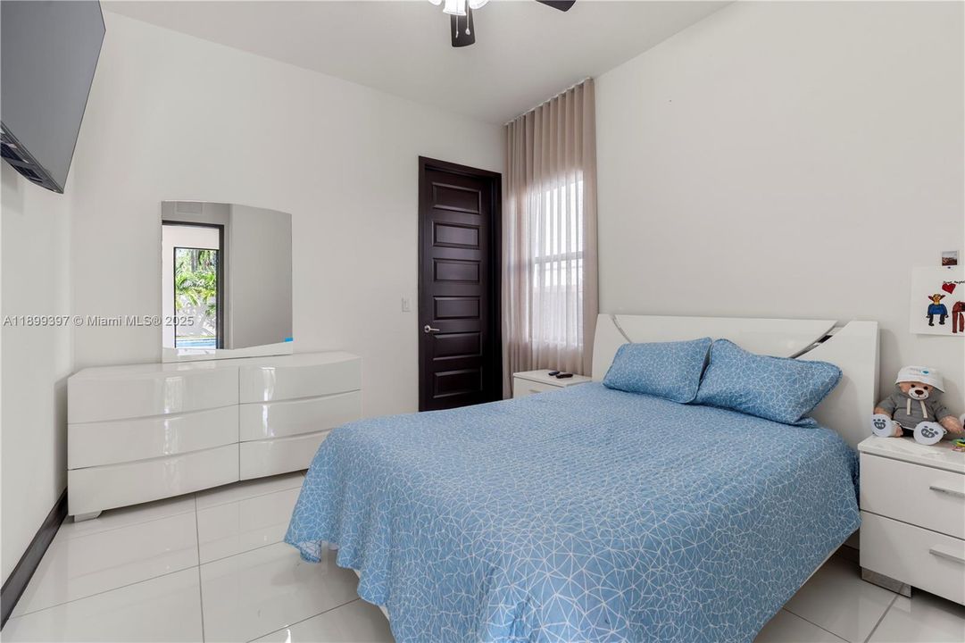 На продажу: $1,350,000 (4 спален, 3 ванн, 2847 Квадратных фут)