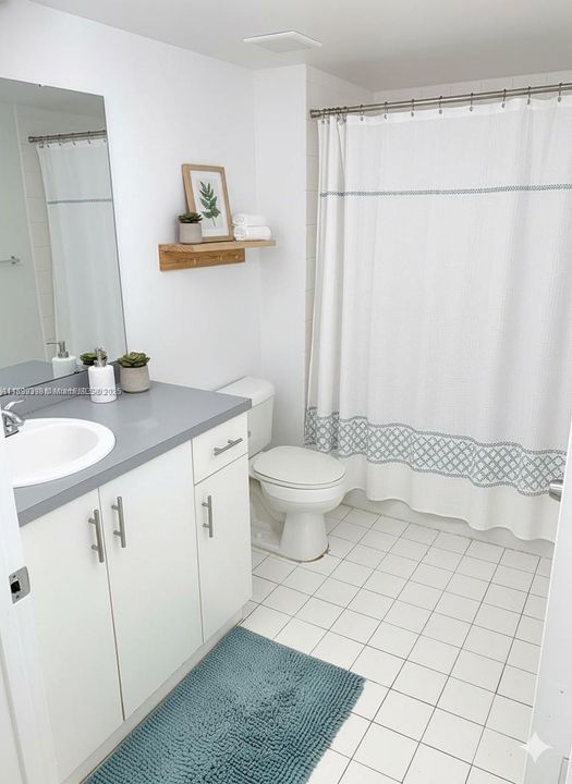 合同活跃: $216,810 (1 贝兹, 1 浴室, 742 平方英尺)