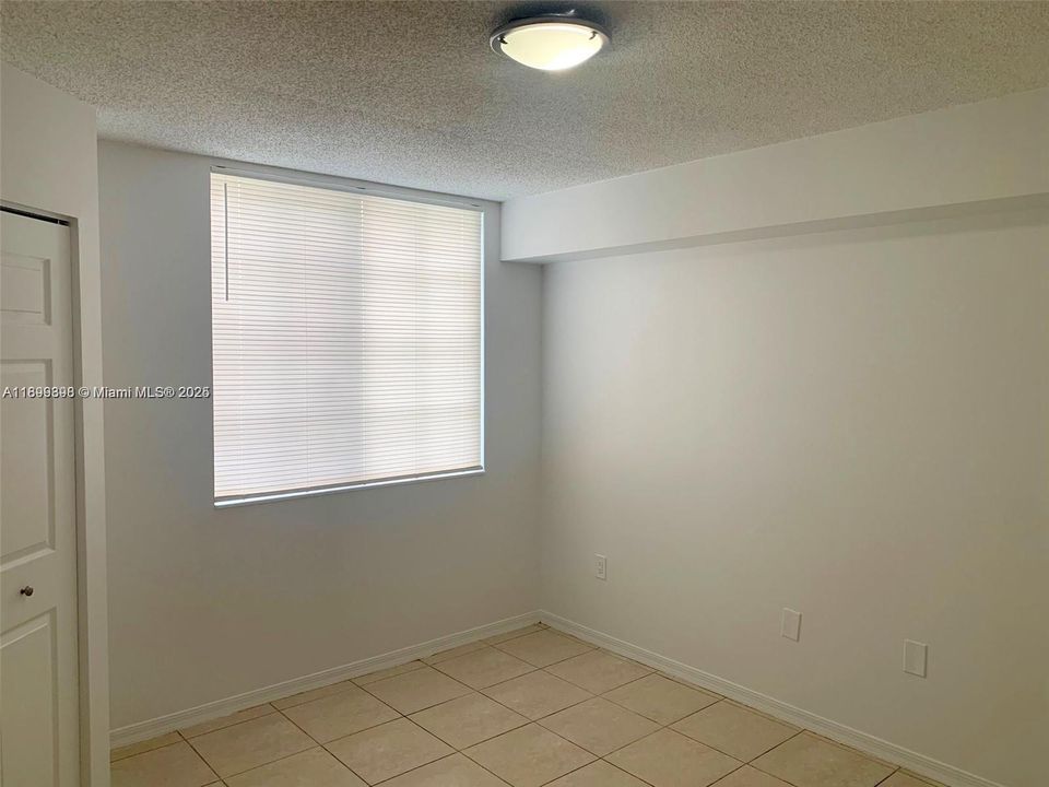 合同活跃: $216,810 (1 贝兹, 1 浴室, 742 平方英尺)