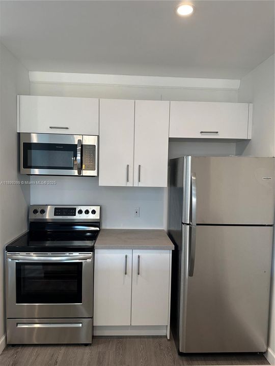 出租: $2,000 (1 贝兹, 1 浴室, 705 平方英尺)