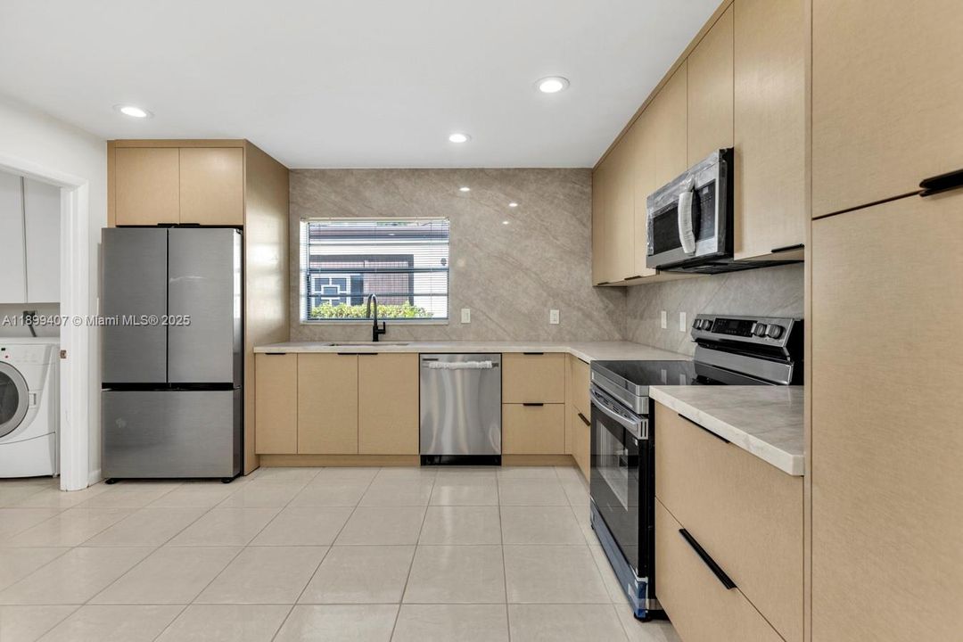 For Sale: $599,000 (3 beds, 2 baths, 2196 Square Feet)