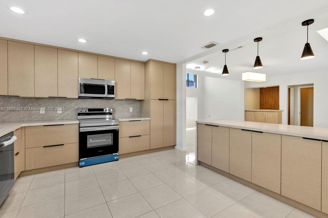 For Sale: $599,000 (3 beds, 2 baths, 2196 Square Feet)