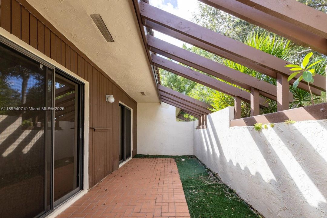 For Sale: $599,000 (3 beds, 2 baths, 2196 Square Feet)