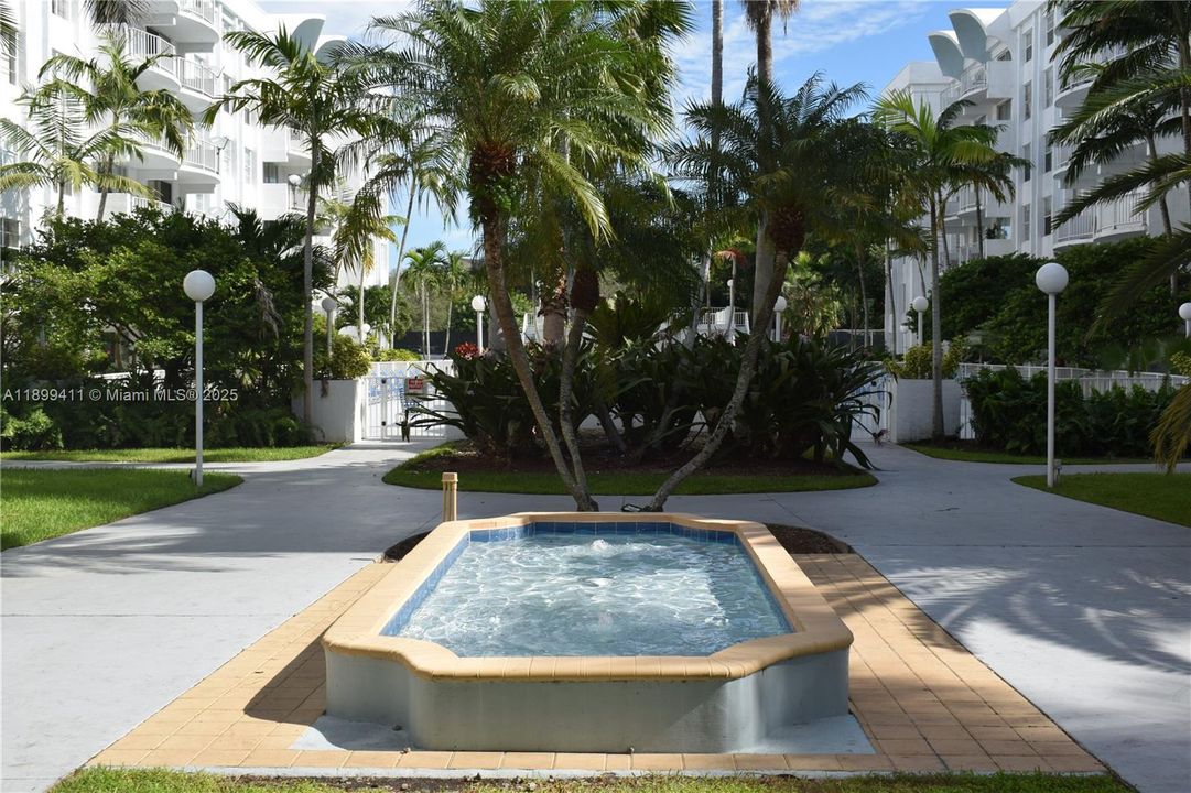 For Rent: $1,850 (2 beds, 2 baths, 1175 Square Feet)