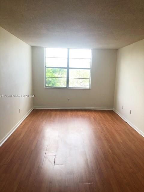 For Rent: $1,850 (2 beds, 2 baths, 1175 Square Feet)