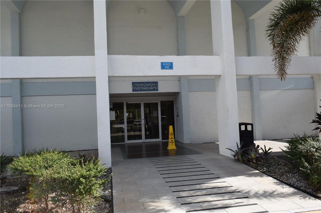 For Rent: $1,850 (2 beds, 2 baths, 1175 Square Feet)