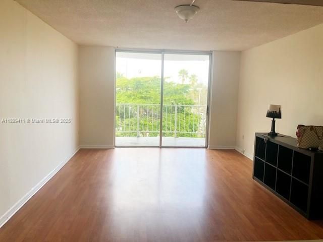 For Rent: $1,850 (2 beds, 2 baths, 1175 Square Feet)