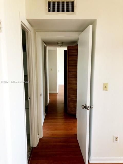 For Rent: $1,850 (2 beds, 2 baths, 1175 Square Feet)