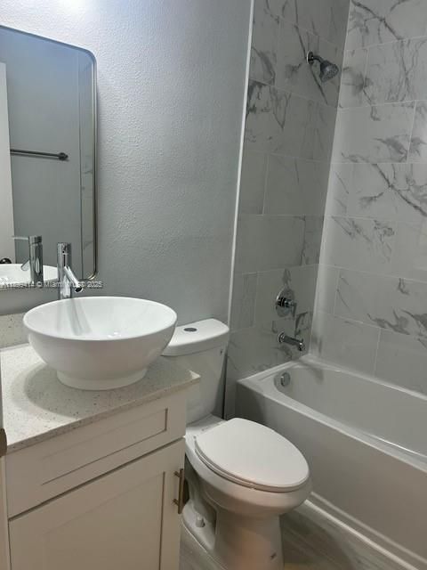 Recently Rented: $1,500 (3 beds, 2 baths, 1379 Square Feet)