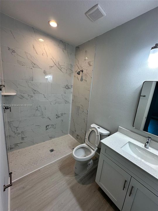 Recently Rented: $1,500 (3 beds, 2 baths, 1379 Square Feet)