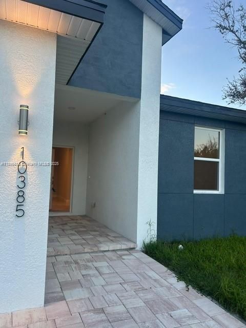 Recently Rented: $1,500 (3 beds, 2 baths, 1379 Square Feet)