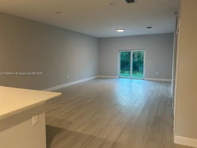 Recently Rented: $1,500 (3 beds, 2 baths, 1379 Square Feet)