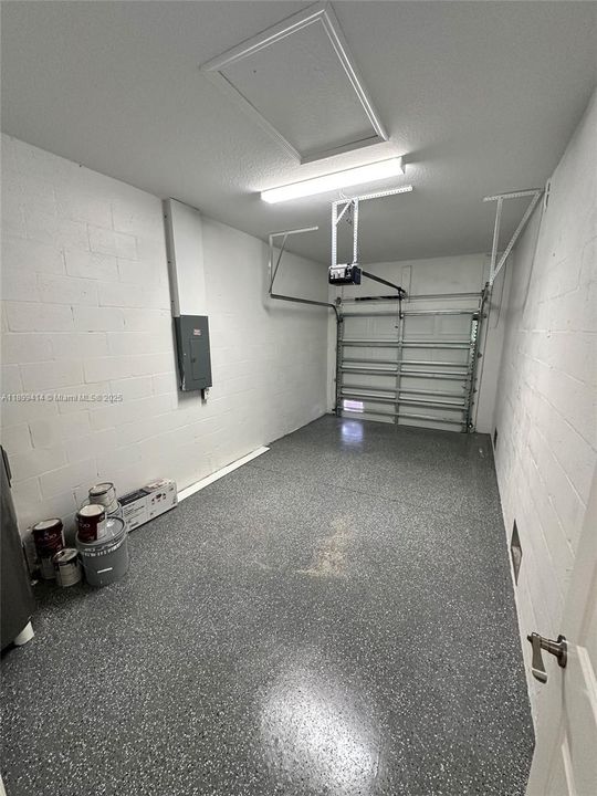 Recently Rented: $1,500 (3 beds, 2 baths, 1379 Square Feet)