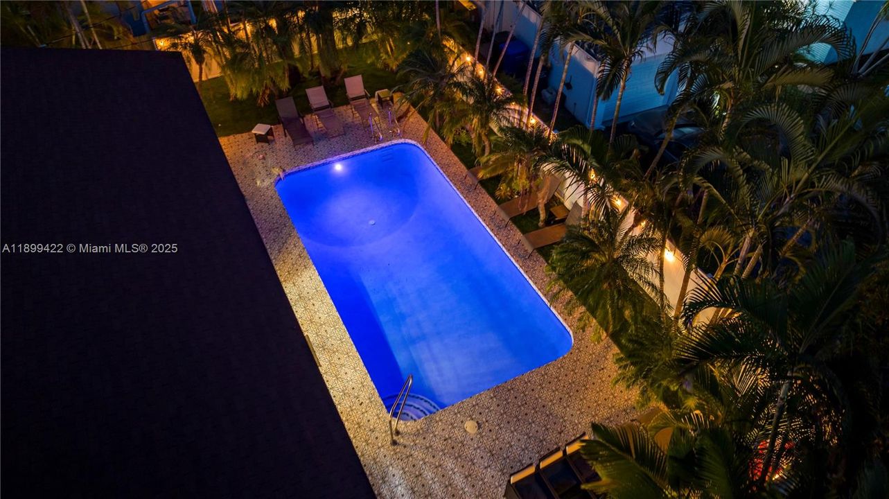 For Rent: $6,495 (5 beds, 3 baths, 1978 Square Feet)