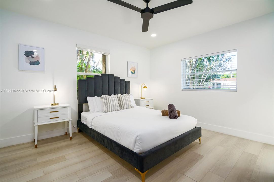 For Rent: $6,495 (5 beds, 3 baths, 1978 Square Feet)