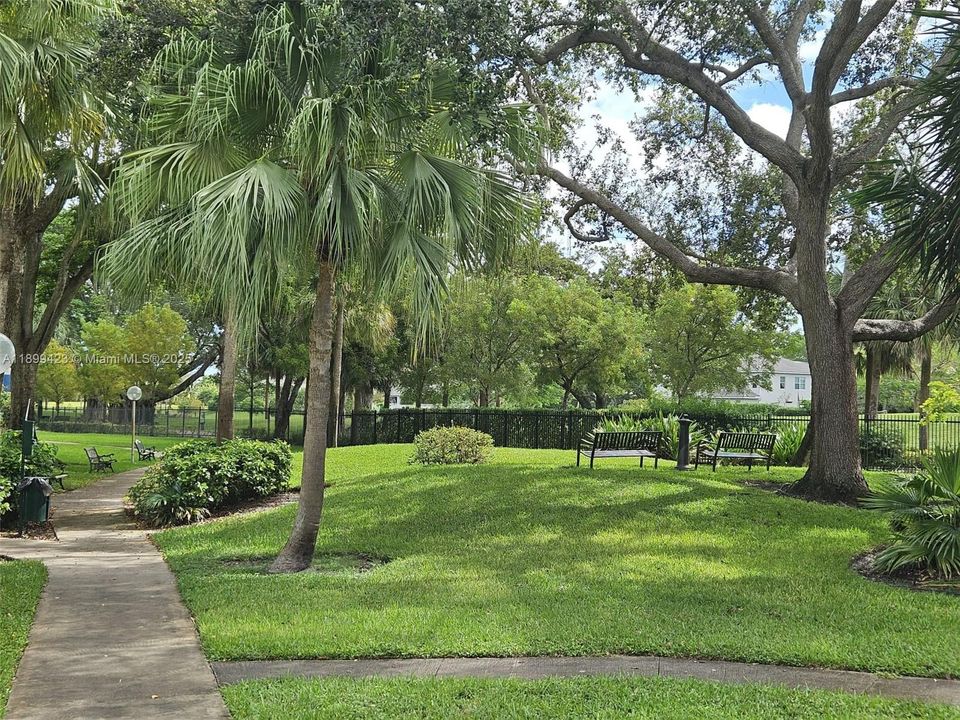 待售: $265,000 (2 贝兹, 2 浴室, 1132 平方英尺)