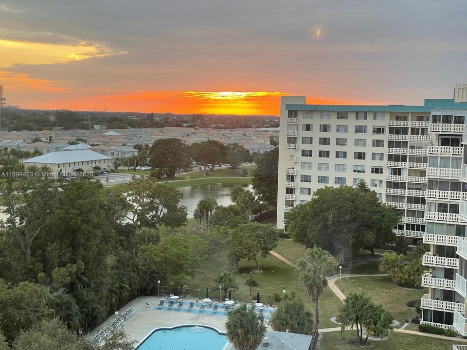 待售: $265,000 (2 贝兹, 2 浴室, 1132 平方英尺)