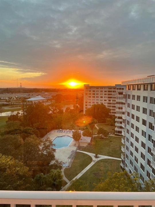 待售: $265,000 (2 贝兹, 2 浴室, 1132 平方英尺)