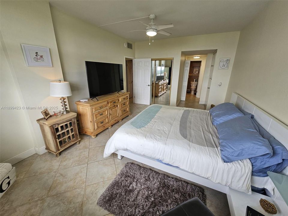 待售: $265,000 (2 贝兹, 2 浴室, 1132 平方英尺)