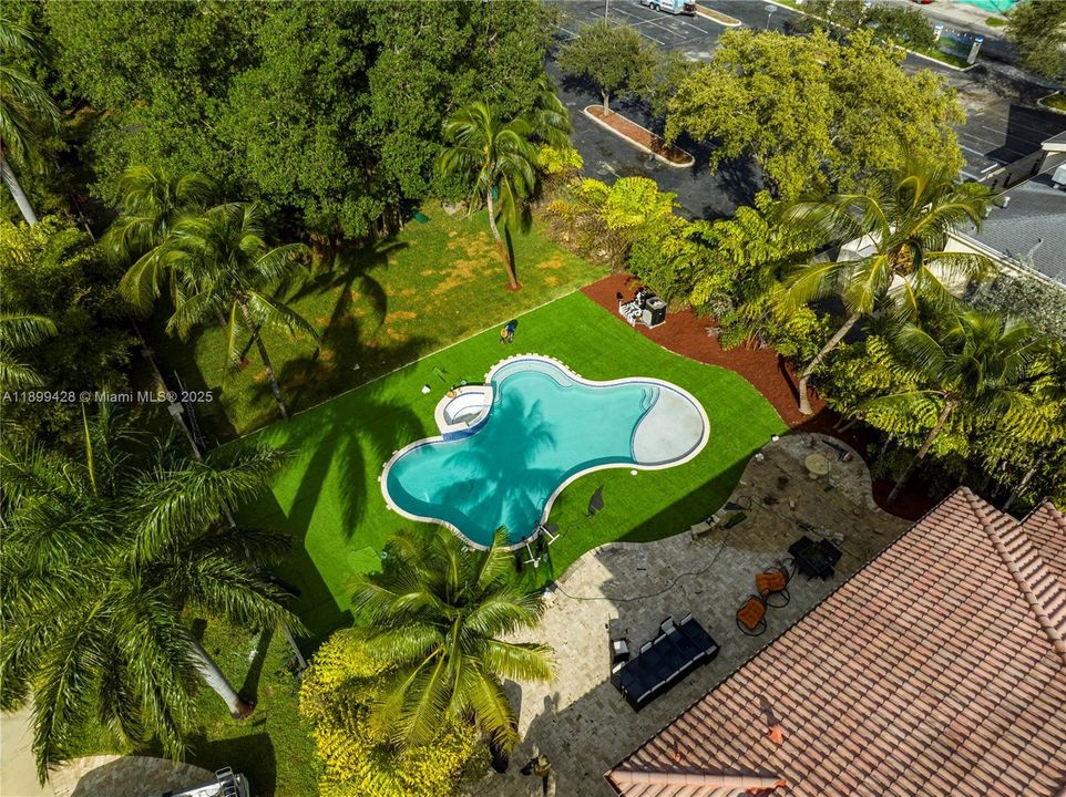 En Venta: $2,599,000 (7 camas, 5 baños, 4650 Pies cuadrados)