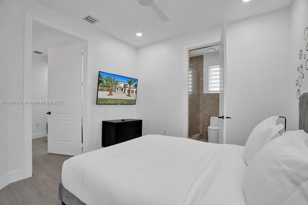 En Venta: $2,599,000 (7 camas, 5 baños, 4650 Pies cuadrados)