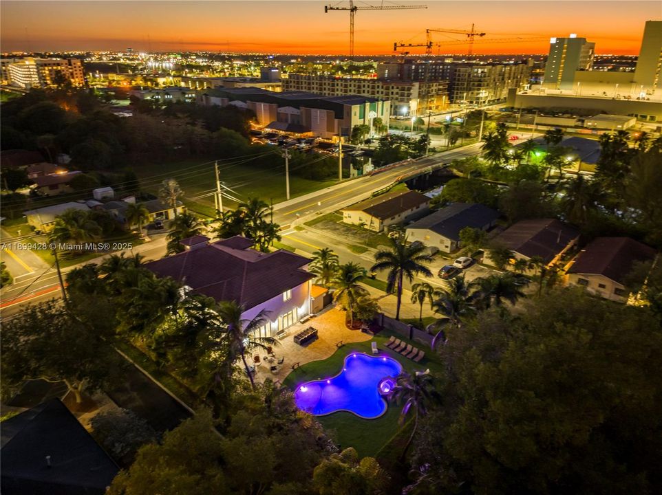 En Venta: $2,599,000 (7 camas, 5 baños, 4650 Pies cuadrados)