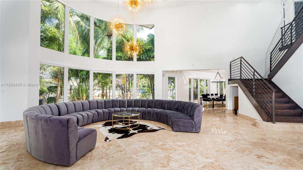 En Venta: $2,599,000 (7 camas, 5 baños, 4650 Pies cuadrados)