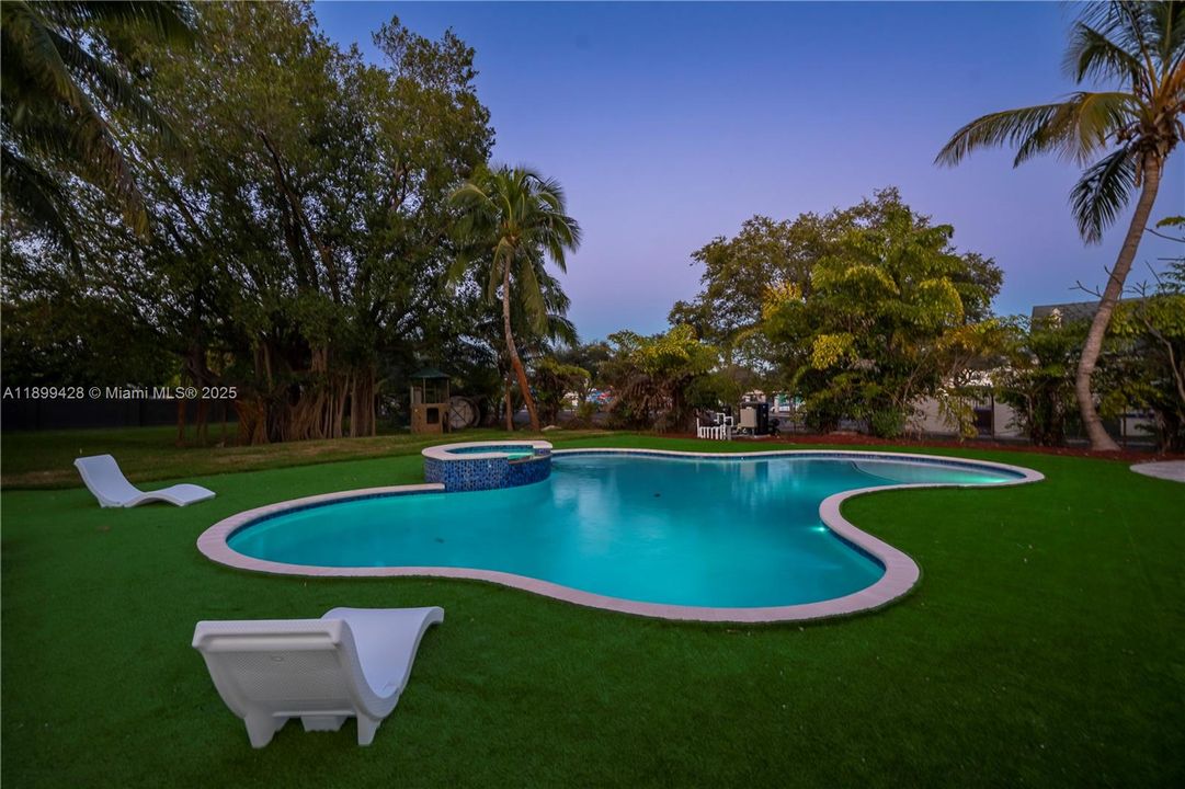 En Venta: $2,599,000 (7 camas, 5 baños, 4650 Pies cuadrados)