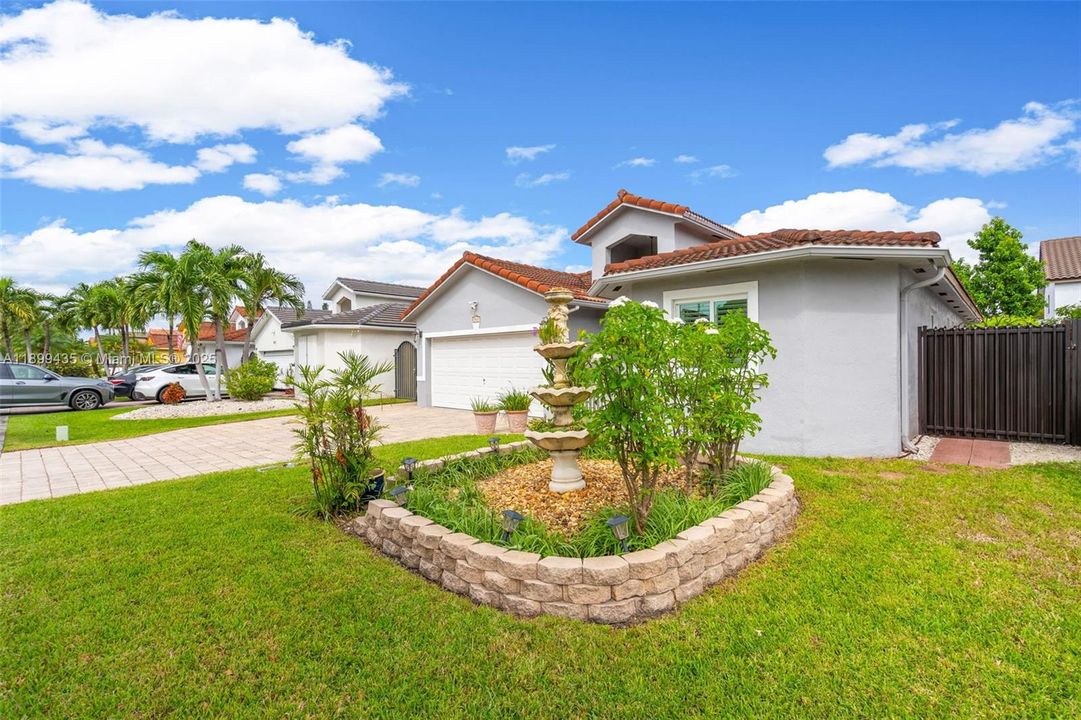 合同活跃: $640,000 (3 贝兹, 2 浴室, 1587 平方英尺)