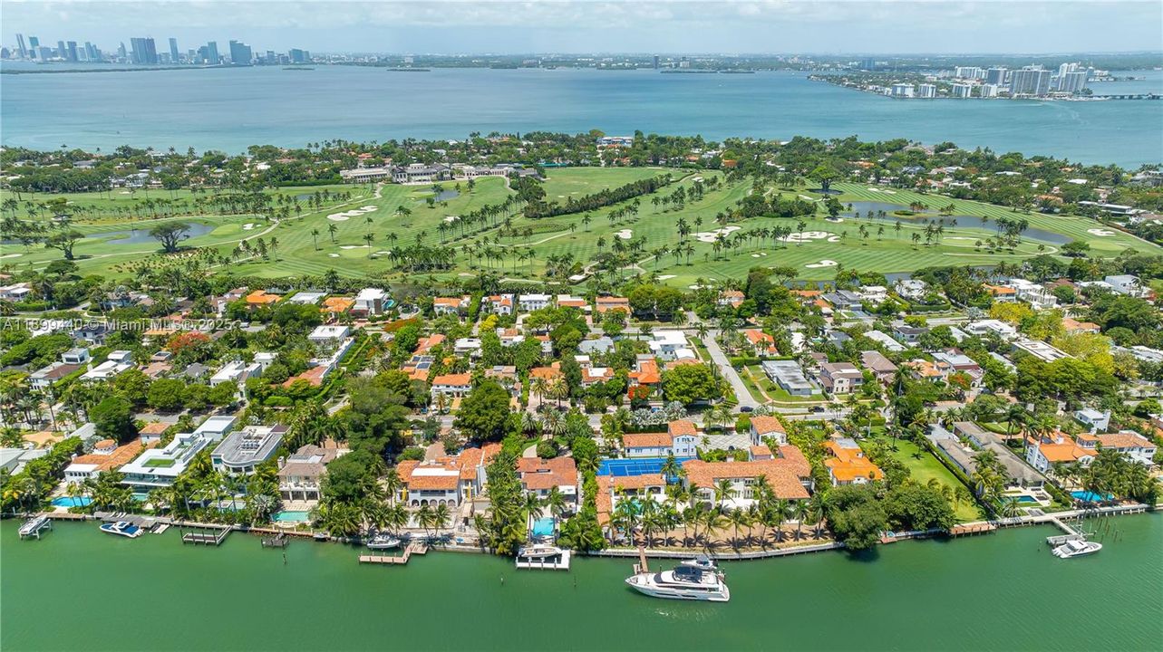 En Venta: $435,000 (2 camas, 2 baños, 1030 Pies cuadrados)